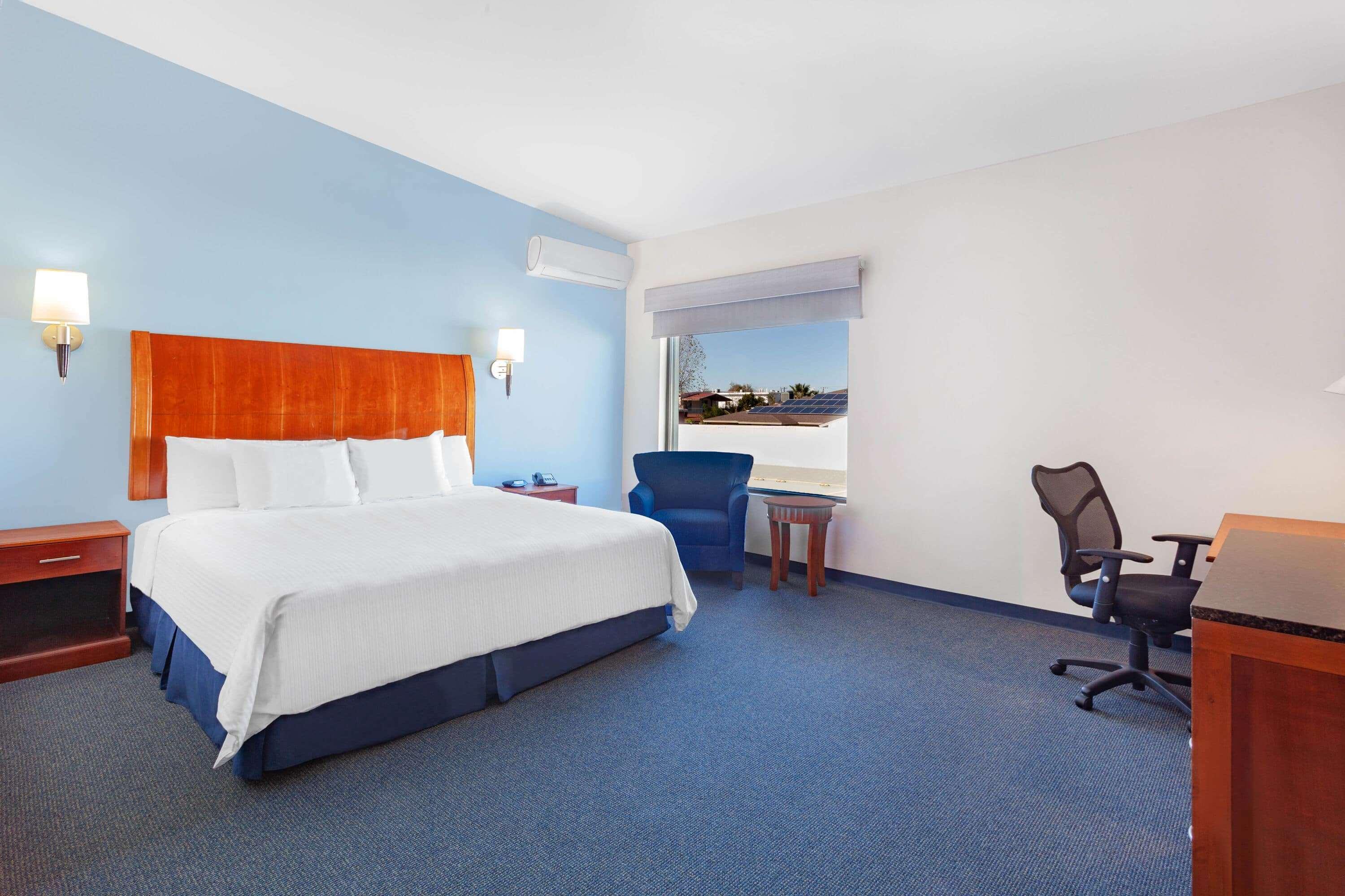 Days Inn By Wyndham Piedras Negras Exterior photo