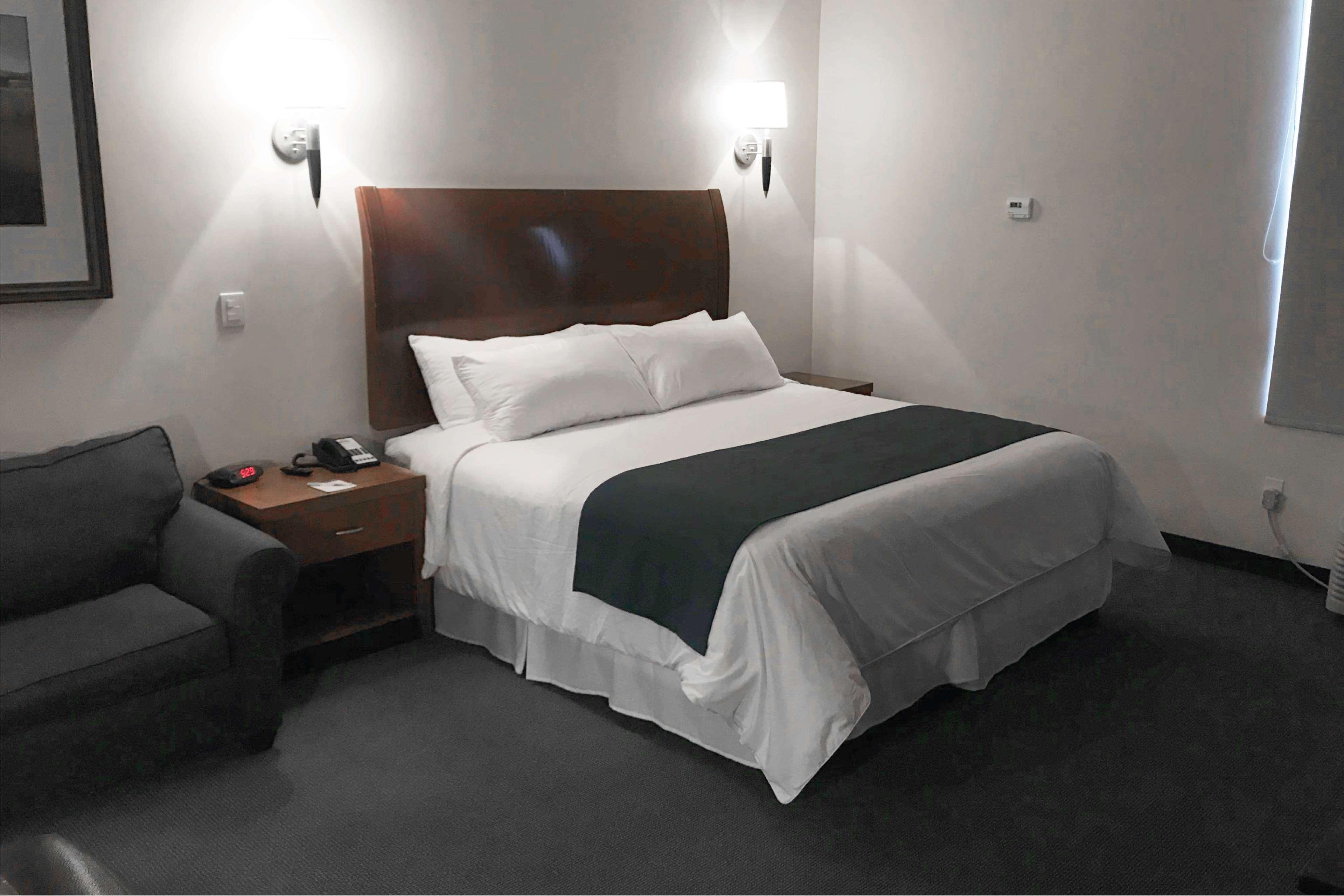 Days Inn By Wyndham Piedras Negras Exterior photo