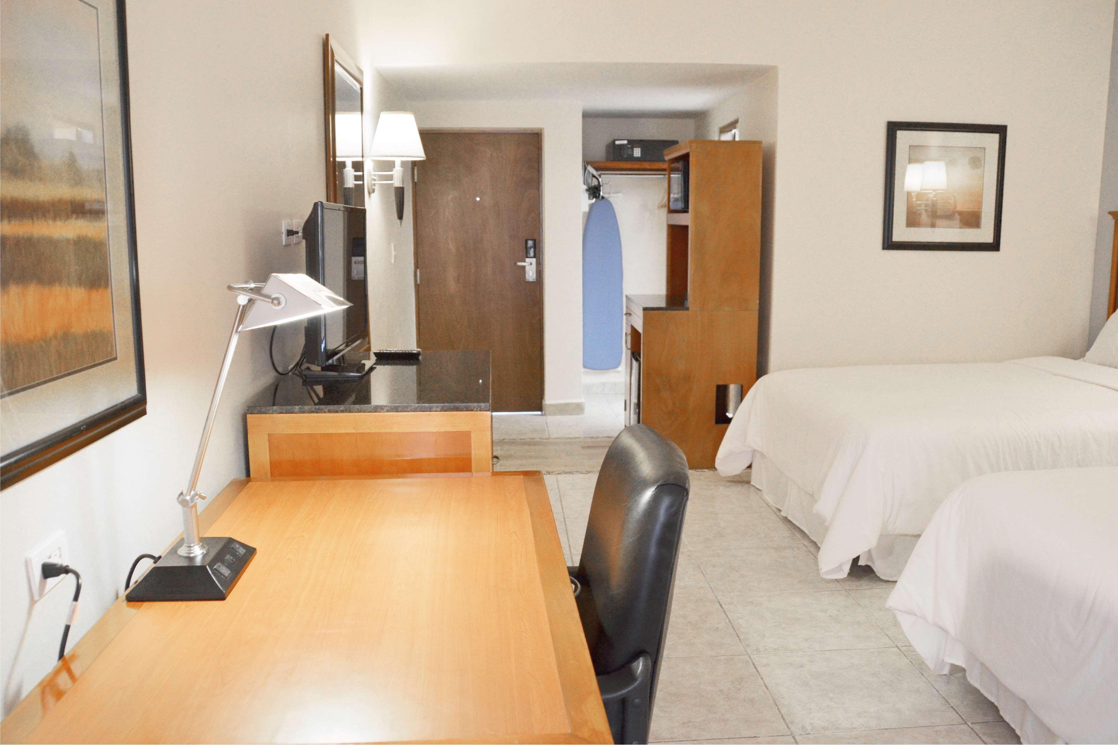 Days Inn By Wyndham Piedras Negras Exterior photo